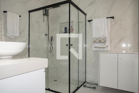 Casa à venda com 300m², 3 quartos e 6 vagas Casa à venda com 300m², 3 quartos e 6 vagasBanheiro