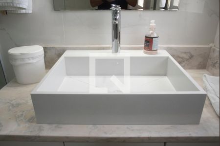 Casa à venda com 300m², 3 quartos e 6 vagas Casa à venda com 300m², 3 quartos e 6 vagasBanheiro da Suíte