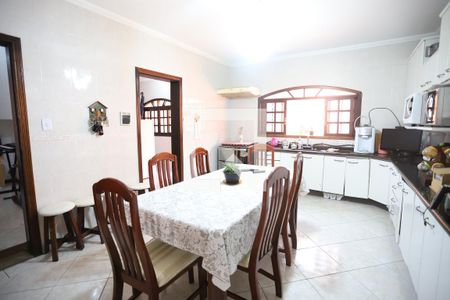 Casa para alugar com 320m², 4 quartos e 4 vagasCozinha