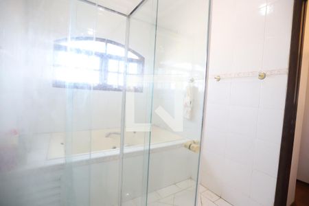 Casa para alugar com 320m², 4 quartos e 4 vagasSuite