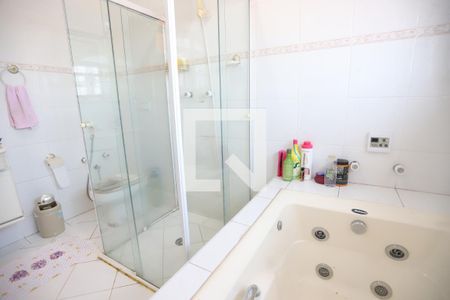 Casa para alugar com 320m², 4 quartos e 4 vagasSuite