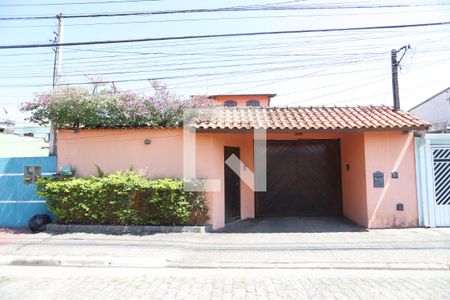 Casa para alugar com 320m², 4 quartos e 4 vagasFachada