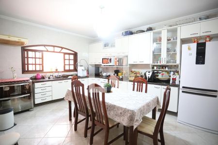 Casa para alugar com 320m², 4 quartos e 4 vagasCozinha