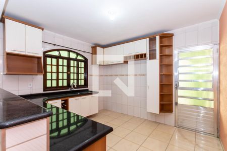 Casa à venda com 228m², 3 quartos e 7 vagas Casa à venda com 228m², 3 quartos e 7 vagasCozinha