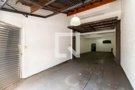 Casa à venda com 228m², 3 quartos e 7 vagas Casa à venda com 228m², 3 quartos e 7 vagasGaragem