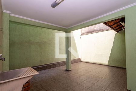 Casa à venda com 228m², 3 quartos e 7 vagas Casa à venda com 228m², 3 quartos e 7 vagasÁrea de Serviço