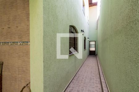 Casa à venda com 228m², 3 quartos e 7 vagas Casa à venda com 228m², 3 quartos e 7 vagasCorredor