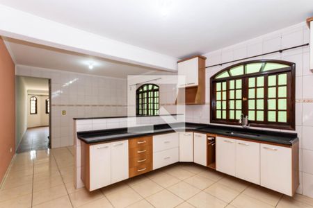 Casa à venda com 228m², 3 quartos e 7 vagas Casa à venda com 228m², 3 quartos e 7 vagasCozinha