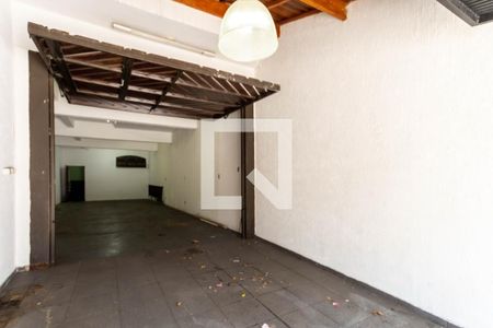Casa à venda com 228m², 3 quartos e 7 vagas Casa à venda com 228m², 3 quartos e 7 vagasGaragem