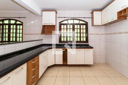 Casa à venda com 228m², 3 quartos e 7 vagas Casa à venda com 228m², 3 quartos e 7 vagasCozinha