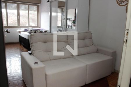 Sala / Quarto de apartamento à venda com 1 quarto, 28m² em São José, Porto Alegre
