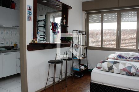Sala / Quarto de apartamento à venda com 1 quarto, 28m² em São José, Porto Alegre