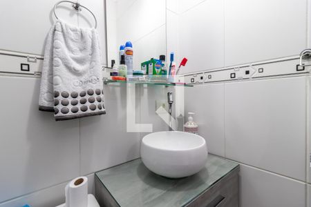 Casa à venda com 100m², 3 quartos e 4 vagas Casa à venda com 100m², 3 quartos e 4 vagasBanheiro da Suíte 1