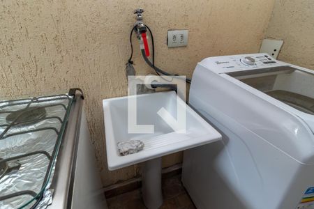 Casa à venda com 100m², 3 quartos e 4 vagas Casa à venda com 100m², 3 quartos e 4 vagasÁrea de Serviço