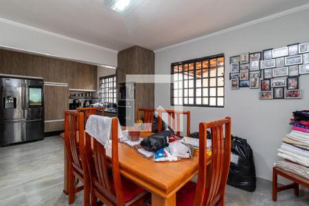 Casa à venda com 100m², 3 quartos e 4 vagas Casa à venda com 100m², 3 quartos e 4 vagasSala de Jantar