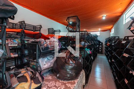 Casa à venda com 100m², 3 quartos e 4 vagas Casa à venda com 100m², 3 quartos e 4 vagasDepósito