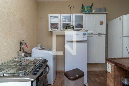 Casa à venda com 100m², 3 quartos e 4 vagas Casa à venda com 100m², 3 quartos e 4 vagasÁrea de Serviço