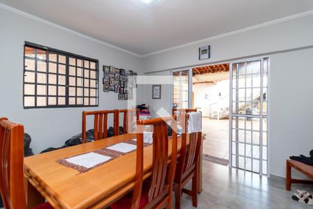 Casa à venda com 100m², 3 quartos e 4 vagas Casa à venda com 100m², 3 quartos e 4 vagasSala de Jantar