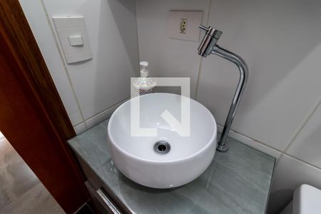 Casa à venda com 100m², 3 quartos e 4 vagas Casa à venda com 100m², 3 quartos e 4 vagasBanheiro 2