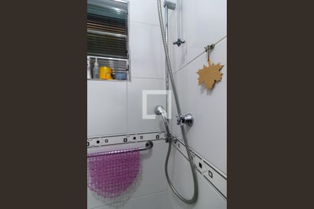 Casa à venda com 100m², 3 quartos e 4 vagas Casa à venda com 100m², 3 quartos e 4 vagasBanheiro 2