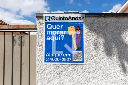 Casa à venda com 100m², 3 quartos e 4 vagas Casa à venda com 100m², 3 quartos e 4 vagasFachada