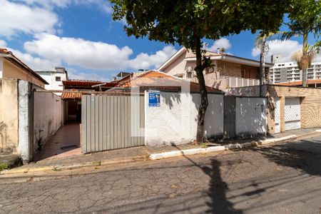 Casa à venda com 100m², 3 quartos e 4 vagas Casa à venda com 100m², 3 quartos e 4 vagasFachada