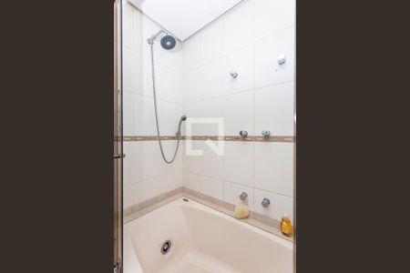 Apartamento à venda com 235m², 3 quartos e 3 vagasBanheiro do Quarto 3