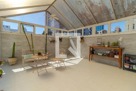 Apartamento à venda com 208m², 3 quartos e 2 vagas Apartamento à venda com 208m², 3 quartos e 2 vagasTerraço espaço coberto