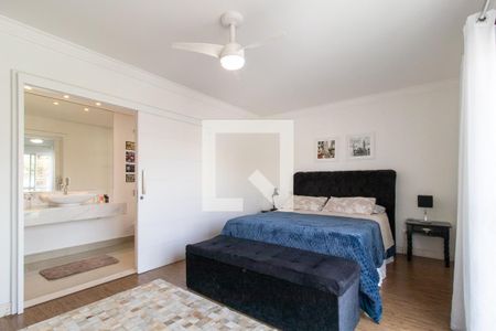 Quarto 1 Suite de casa para alugar com 3 quartos, 200m² em Novo Mundo, Curitiba