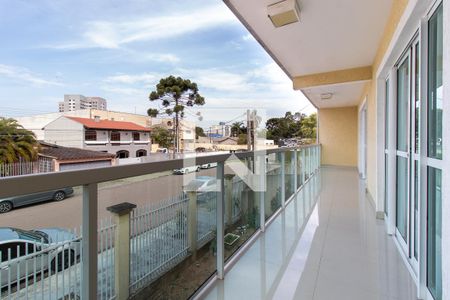 Sacada de casa para alugar com 3 quartos, 200m² em Novo Mundo, Curitiba