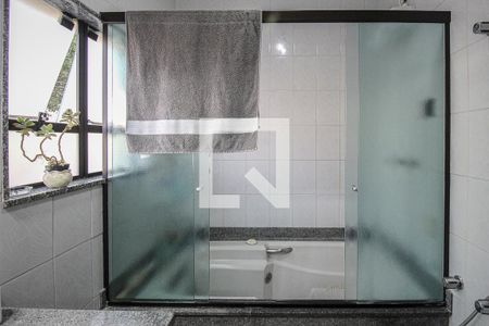 Casa à venda com 200m², 4 quartos e 2 vagasBanheiro da Suíte 