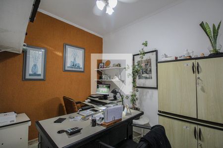 Casa à venda com 200m², 4 quartos e 2 vagasEscritório