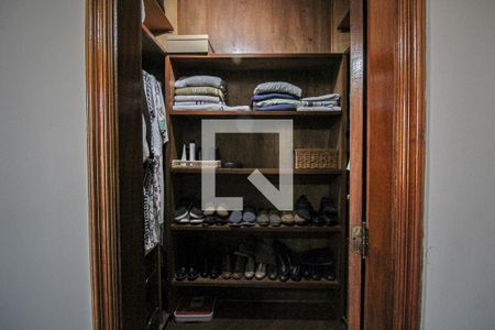 Casa à venda com 200m², 4 quartos e 2 vagasCloset da suíte