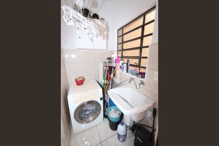 Casa à venda com 266m², 4 quartos e 2 vagasLavanderia