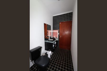 Casa à venda com 266m², 4 quartos e 2 vagasLavabo