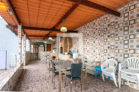 Casa à venda com 280m², 5 quartos e 3 vagasChurrasqueira