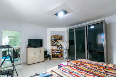 Casa à venda com 280m², 5 quartos e 3 vagasSuíte