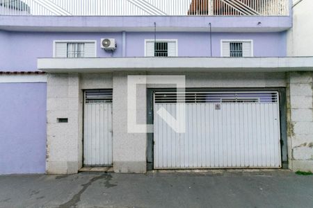 Casa à venda com 280m², 5 quartos e 3 vagasFachada