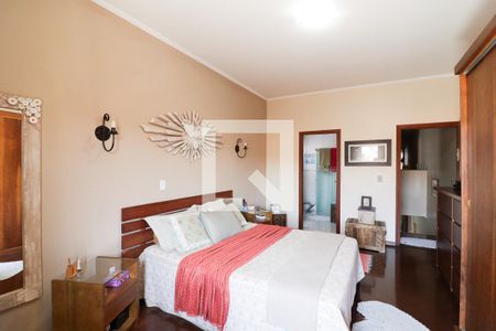 Casa à venda com 196m², 3 quartos e 3 vagasSuíte 1