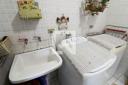 Casa à venda com 196m², 3 quartos e 3 vagasÁrea de Serviço