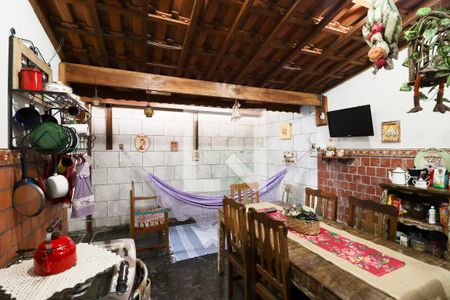 Casa à venda com 196m², 3 quartos e 3 vagasChurrasqueira