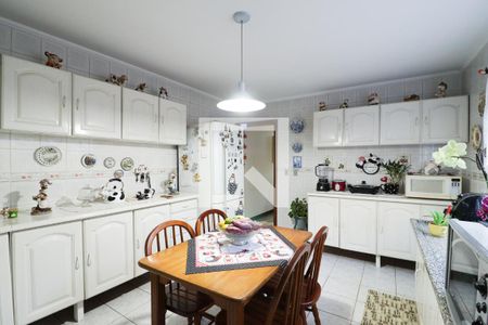 Casa à venda com 196m², 3 quartos e 3 vagasCozinha