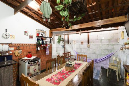 Casa à venda com 196m², 3 quartos e 3 vagasChurrasqueira