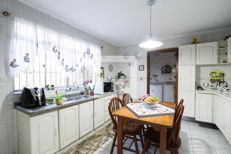 Casa à venda com 196m², 3 quartos e 3 vagasCozinha