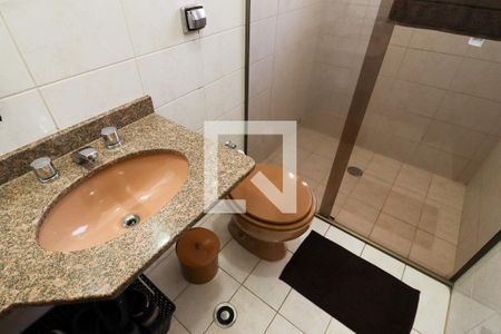 Casa à venda com 196m², 3 quartos e 3 vagasBanheiro da Suíte 2