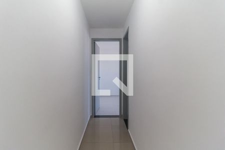 Corredor de apartamento para alugar com 2 quartos, 48m² em Conjunto Residencial do Bosque, Mogi das Cruzes