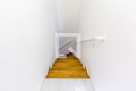 Escada de casa de condomínio para alugar com 2 quartos, 54m² em Nova Mirim, Praia Grande