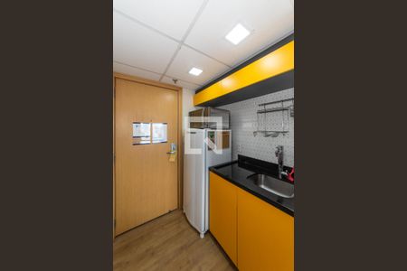 Cozinha de kitnet/studio para alugar com 1 quarto, 29m² em Cidade Monções, São Paulo