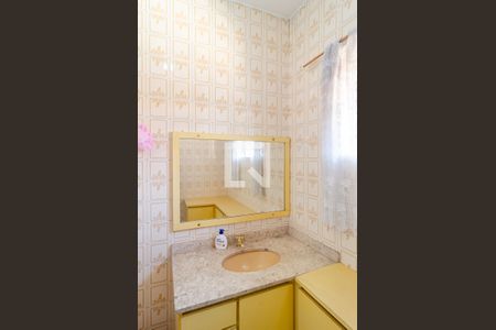 Casa para alugar com 174m², 3 quartos e 1 vaga Casa para alugar com 174m², 3 quartos e 1 vagaBanheiro Social