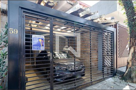 Casa para alugar com 174m², 3 quartos e 1 vaga Casa para alugar com 174m², 3 quartos e 1 vagaFachada